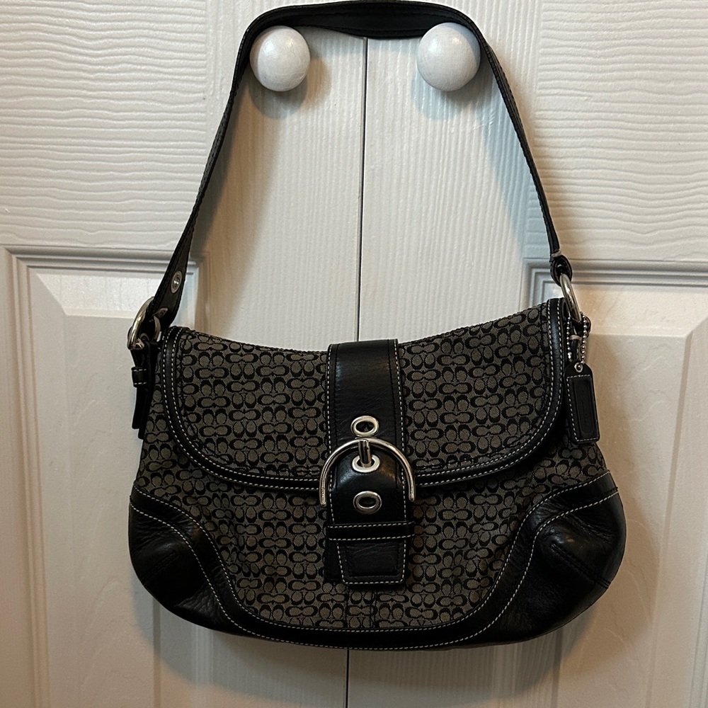 Vintage Coach soho flap shoulder bag with black and gray signature jacquard